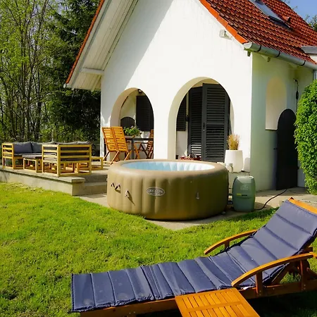 וילה Luxury Vineyard Retreat With Private Jacuzzi *