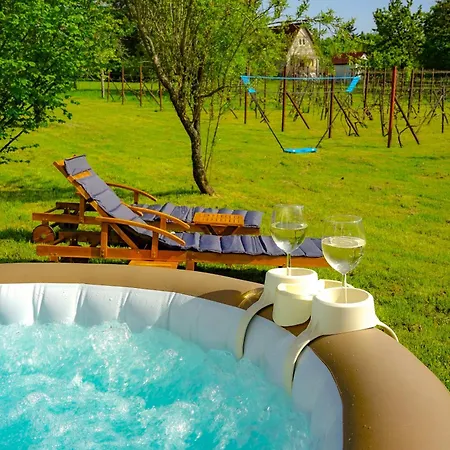 Villa Luxury Vineyard Retreat With Private Jacuzzi *