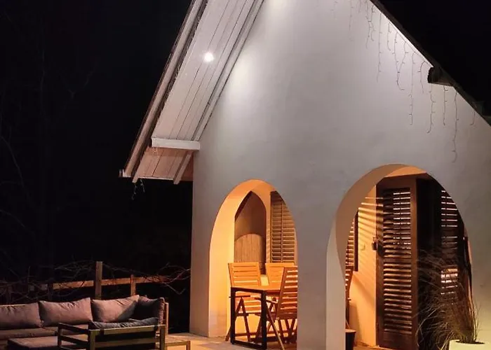 Luxury Vineyard Retreat With Private Jacuzzi Villa