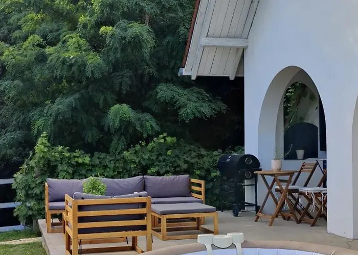 Luxury Vineyard Retreat With Private Jacuzzi * Сигетвар