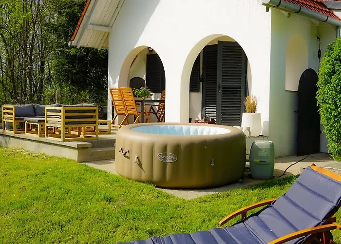 Вилла Luxury Vineyard Retreat With Private Jacuzzi *