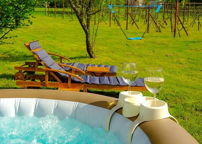 וילה Luxury Vineyard Retreat With Private Jacuzzi *